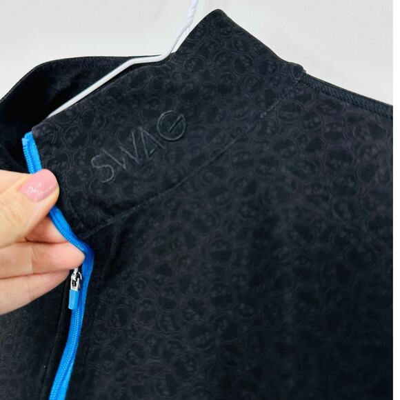 Swag Golf Stacked Skulls Performance Quarter-Zip Sweater in Black size Medium - Picture 4 of 8